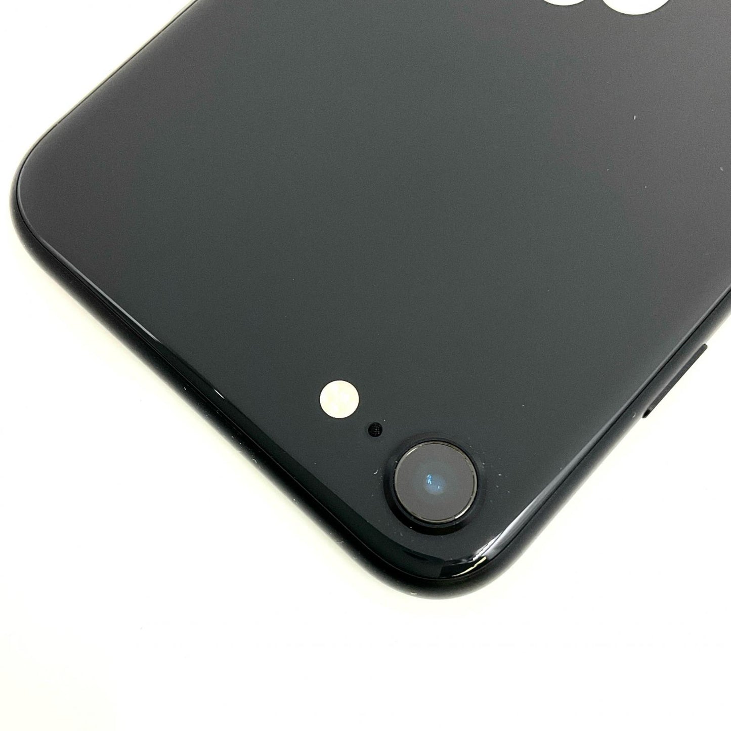 【全額返金保証】【最速発送】Apple iPhone iPhone SE（第2世代） 128GB ブラック docomo 白ロム 動作確認済 77%