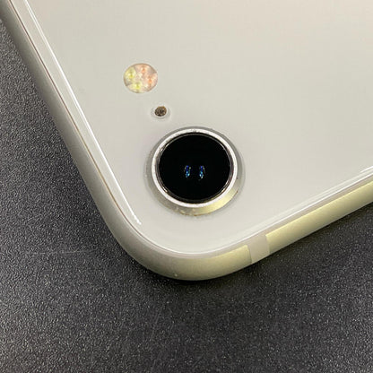 【全額返金保証】【最速発送】Apple iPhone iPhone 8 64GB シルバー docomo 白ロム 動作確認済 83%