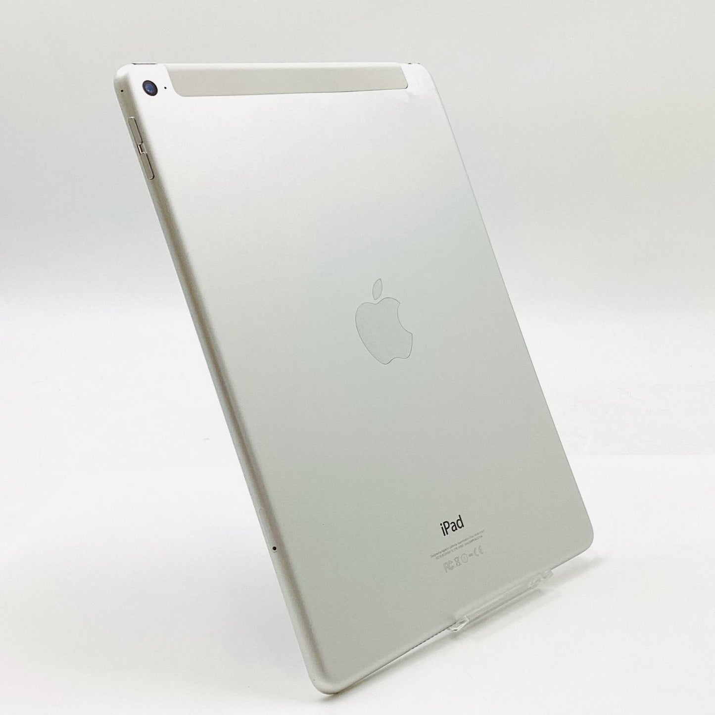 【最速発送】Apple iPad Air 9.7インチ 第2世代 64GB シルバー WiFi+Cellular docomo SIMフリー 白ロム【難有】