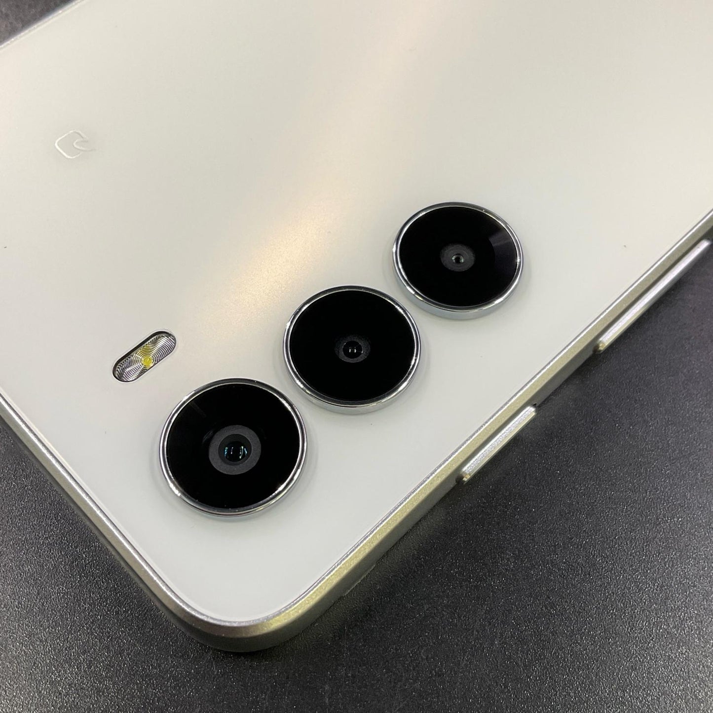 【全額返金保証】【最速発送】ZTE nubia S 5G 128GB ホワイト Softbank A403ZT 白ロム 超美品 動作確認済