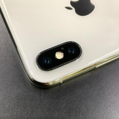 【全額返金保証】【最速発送】Apple iPhone iPhone X 64GB シルバー docomo 白ロム 動作確認済 82%