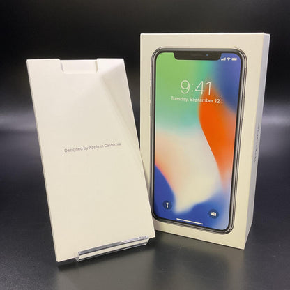 【全額返金保証】【最速発送】Apple iPhone iPhone X 64GB シルバー docomo 白ロム 動作確認済 82%