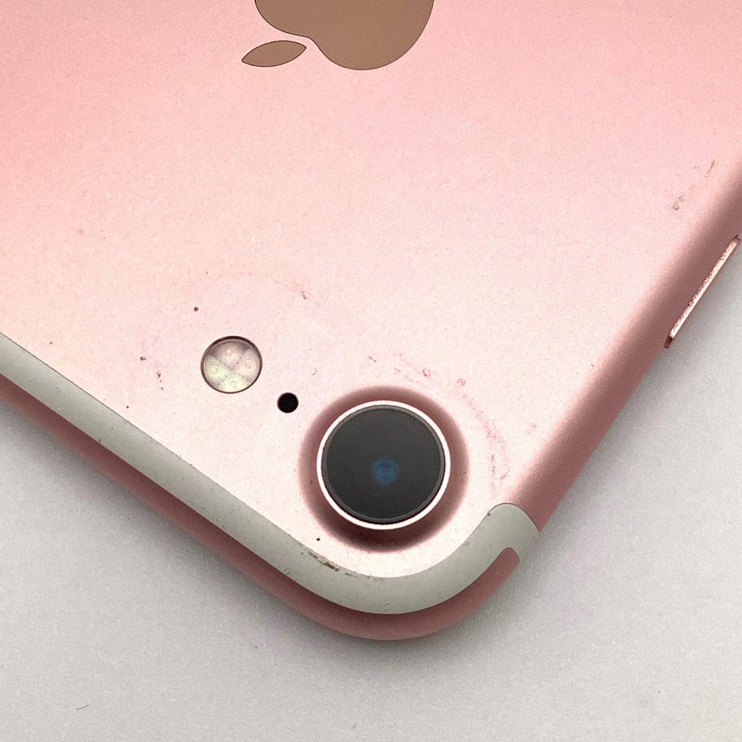 【全額返金保証】【最速発送】Apple iPhone iPhone 7 128GB ローズゴールド au 白ロム 動作確認済 77%