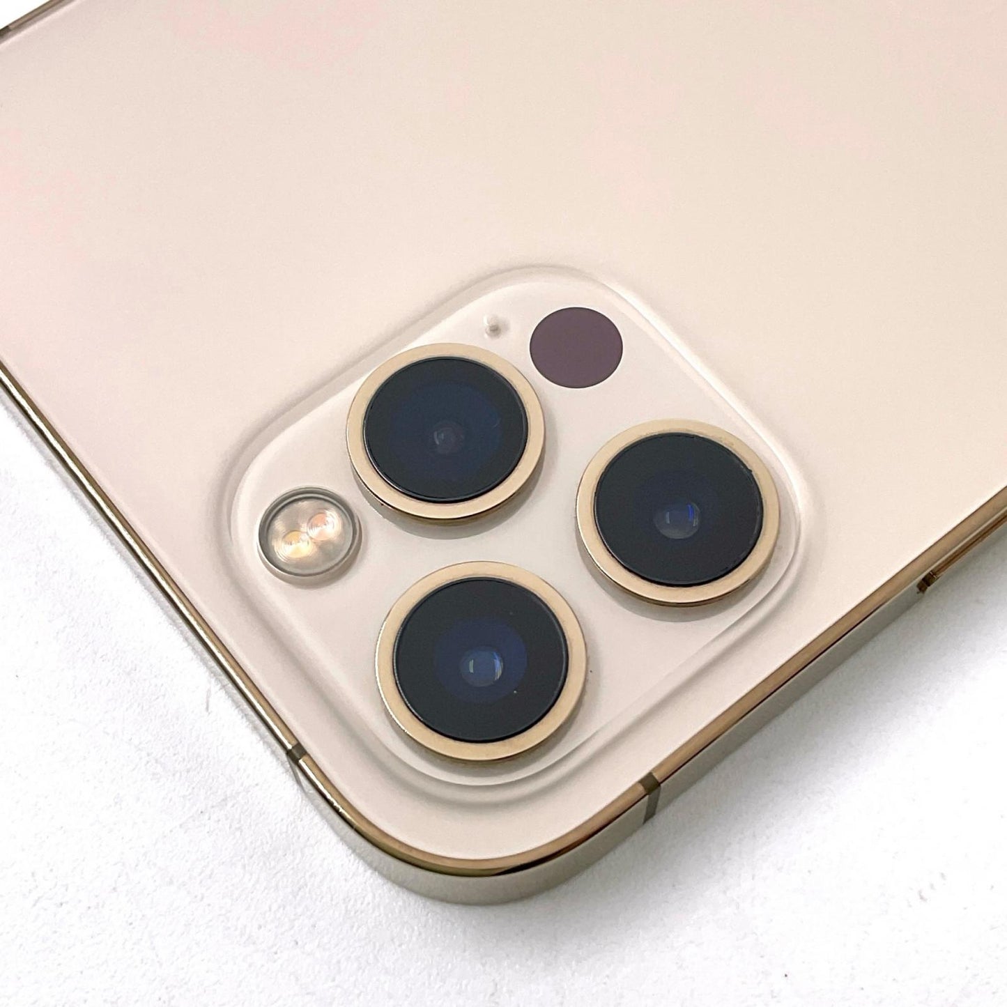 【全額返金保証】【最速発送】Apple iPhone iPhone 12 Pro 128GB ゴールド docomo 白ロム 動作確認済 87%