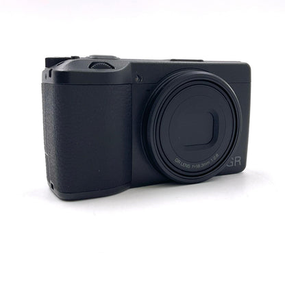 【全額返金保証】【最速発送】RICOH コンパクトデジタルカメラ RICOH GR III 超美品 動作確認済