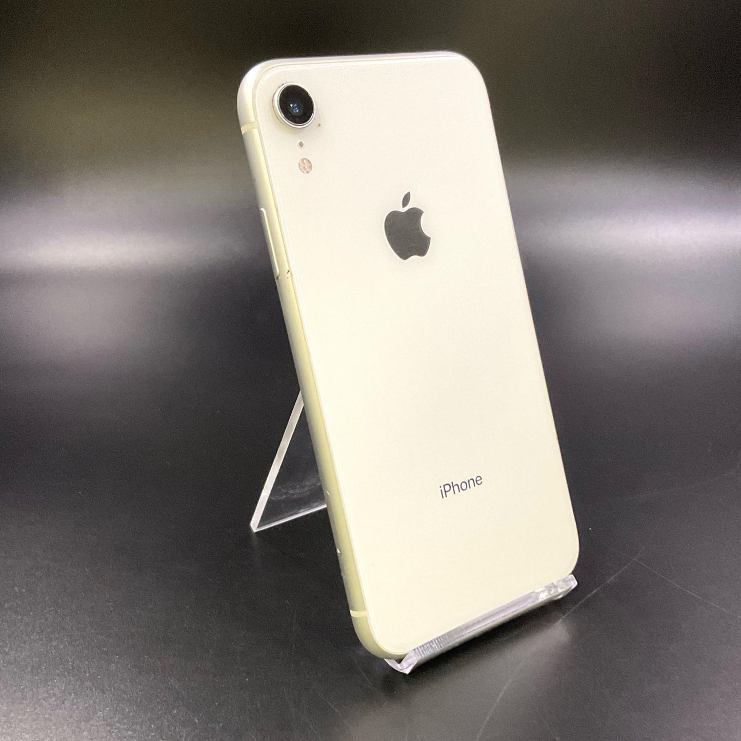 【全額返金保証】【最速発送】Apple iPhone iPhone XR 64GB ホワイト docomo 白ロム 動作確認済 80%