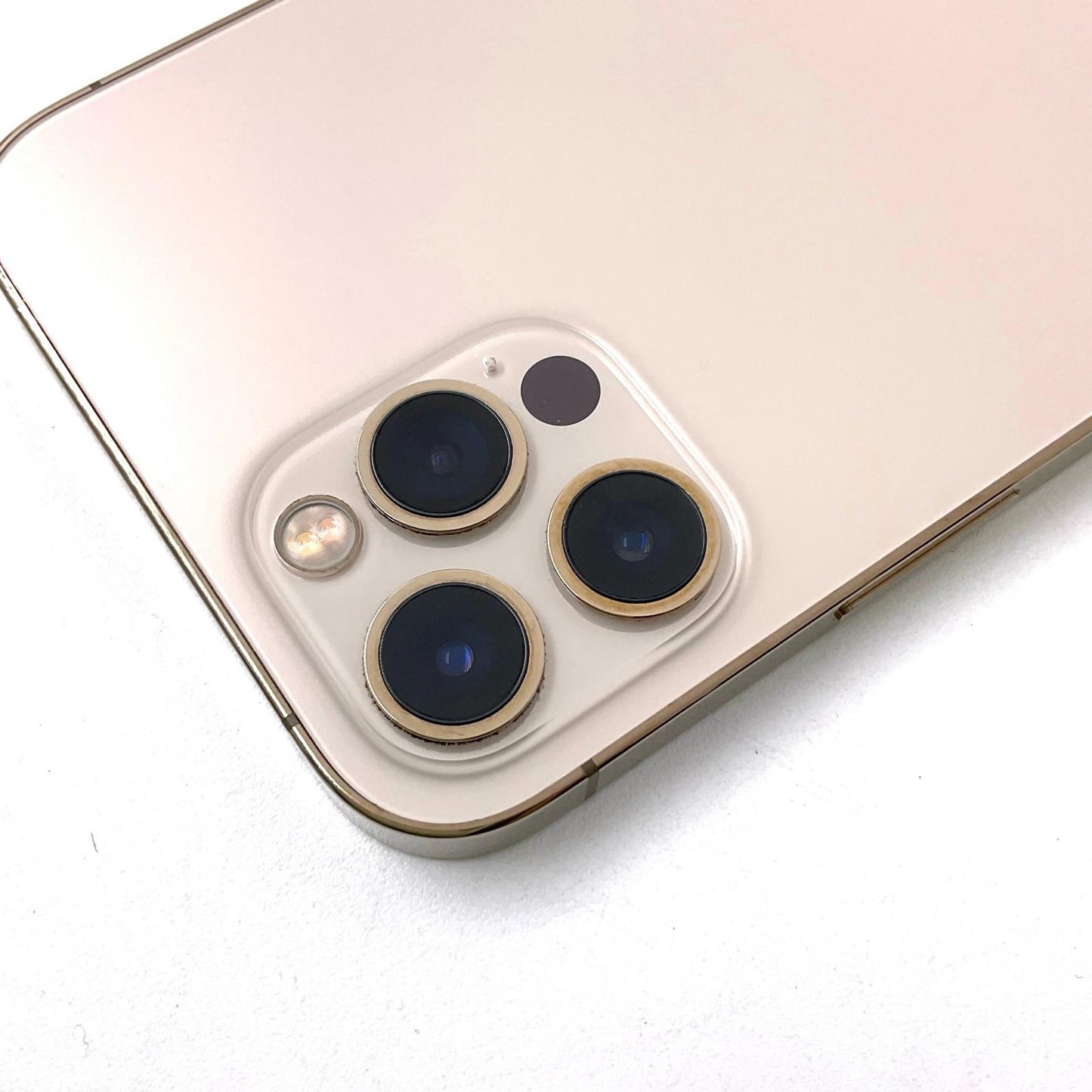【全額返金保証】【最速発送】Apple iPhone iPhone 12 Pro 128GB ゴールド docomo 白ロム 動作確認済 83%