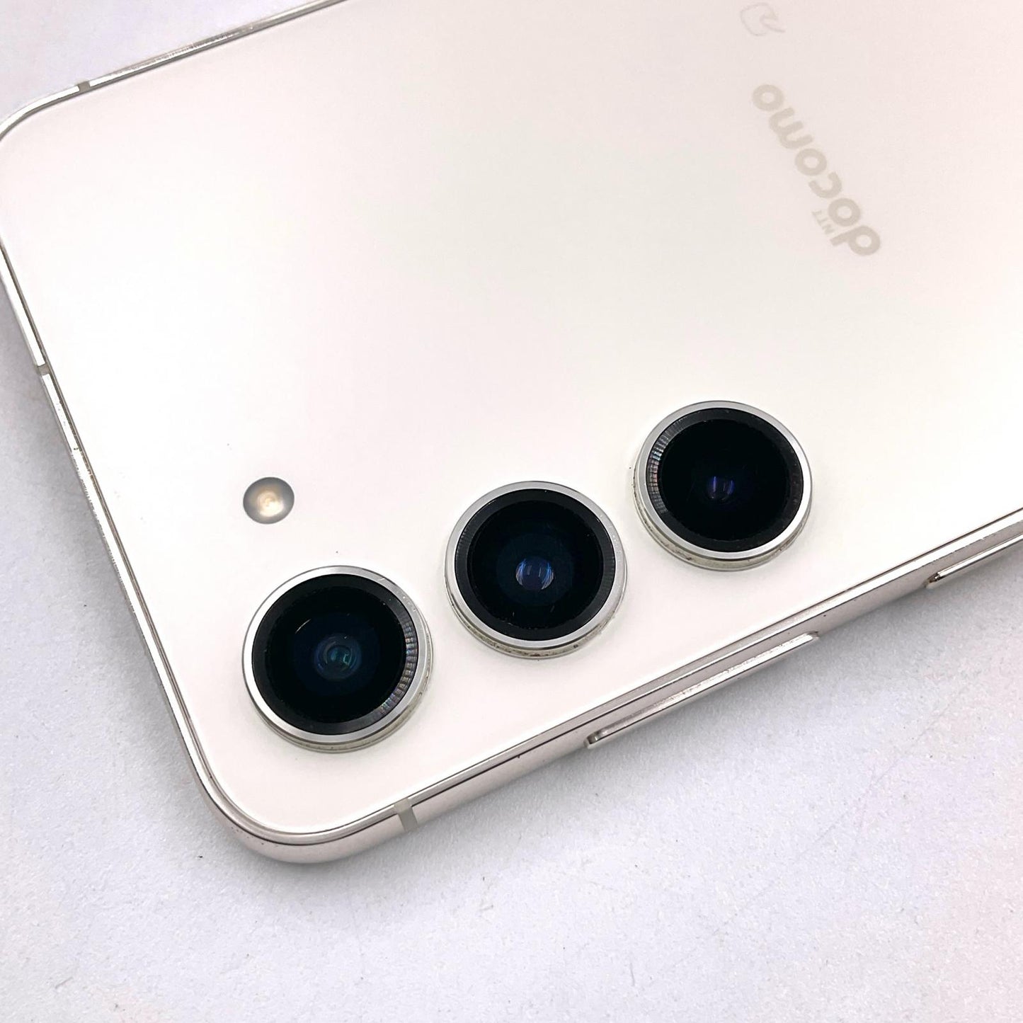 【全額返金保証】【最速発送】SAMSUNG Galaxy S23 256GB クリーム docomo SC-51D 白ロム 動作確認済