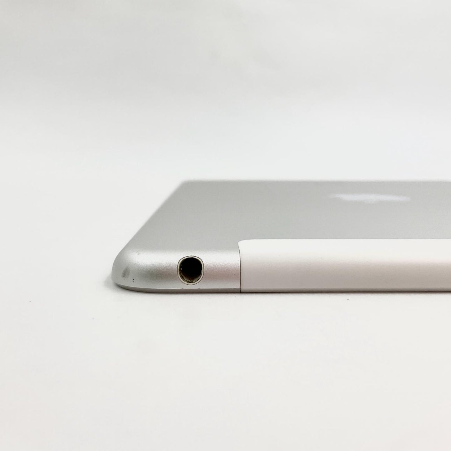 【全額返金保証】【最速発送】Apple iPad mini 7.9インチ 第4世代 64GB シルバー WiFi+Cellular Softbank 白ロム 動作確認済