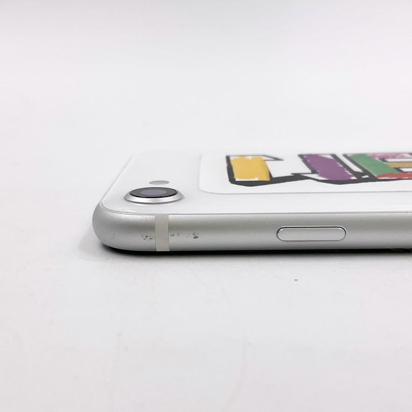 【全額返金保証】【最速発送】Apple iPhone iPhone SE（第2世代） 64GB ホワイト au 白ロム 動作確認済 73%
