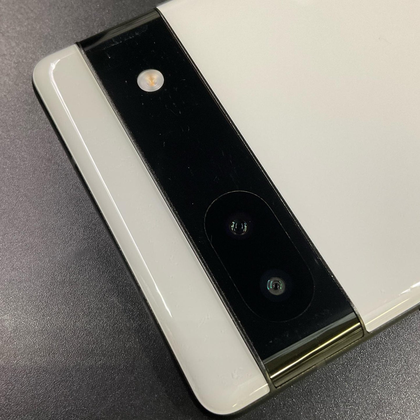 【全額返金保証】【最速発送】Google Pixel 6a 128GB Chalk docomo SIMフリー GB17L 白ロム 動作確認済