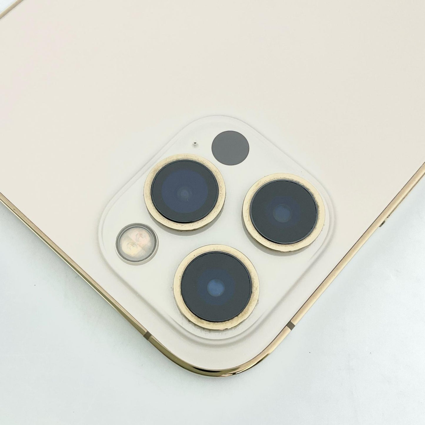【全額返金保証】【最速発送】Apple iPhone iPhone 12 Pro 256GB ゴールド au 白ロム 動作確認済 74%