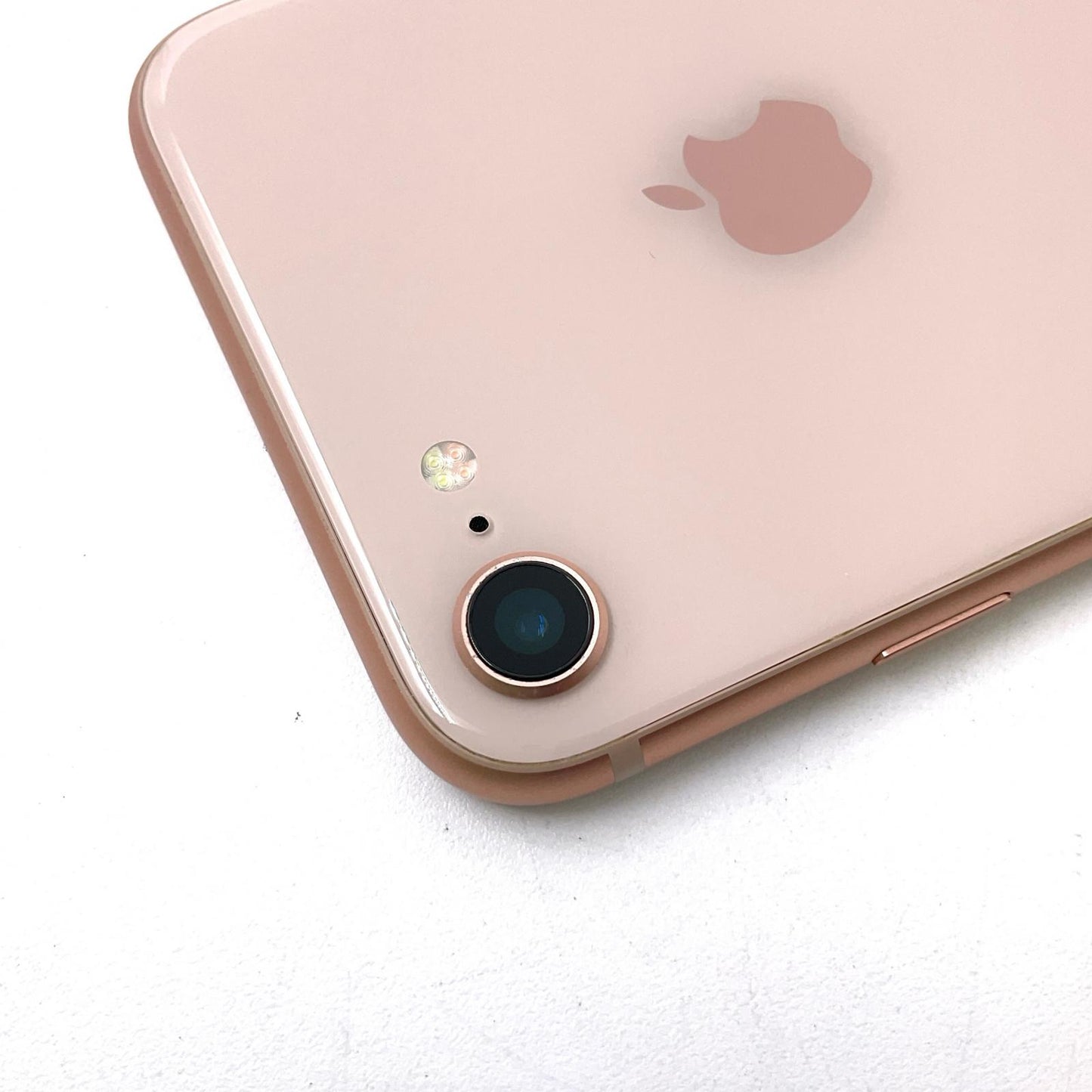 【全額返金保証】【最速発送】Apple iPhone iPhone 8 256GB ゴールド docomo 白ロム 動作確認済 84%