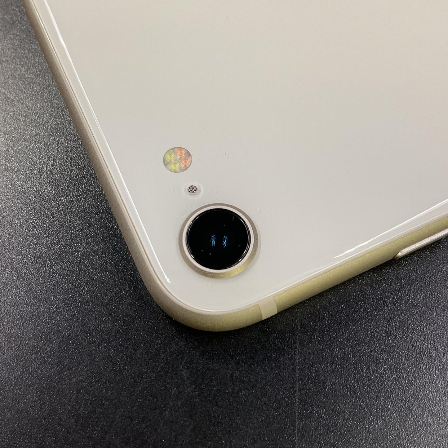 【全額返金保証】【最速発送】Apple iPhone iPhone SE（第3世代） 256GB スターライト SIMフリー 白ロム 美品 動作確認済 86%
