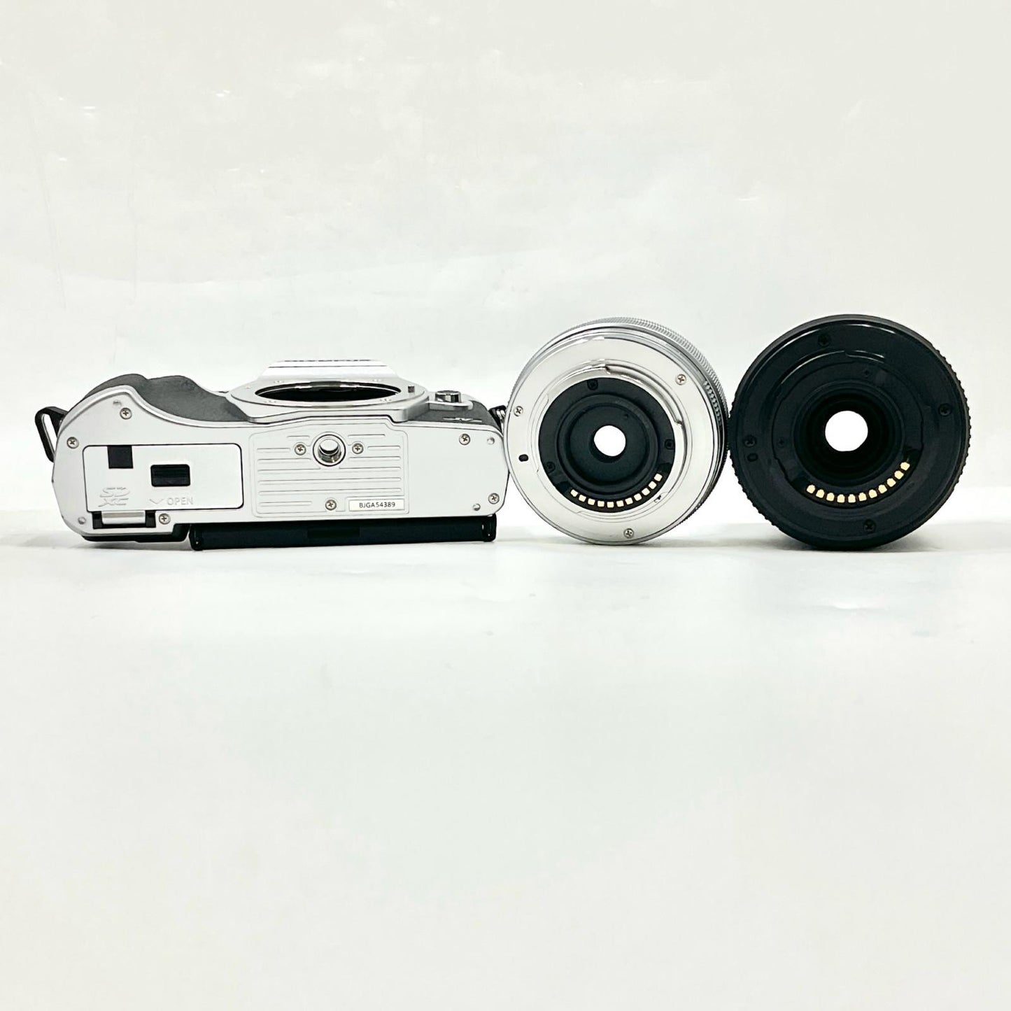 【全額返金保証】【最速発送】OLYMPUS デジタル一眼 OM-D E-M10 Mark IV EZダブルズームキット シルバー 美品 動作確認済