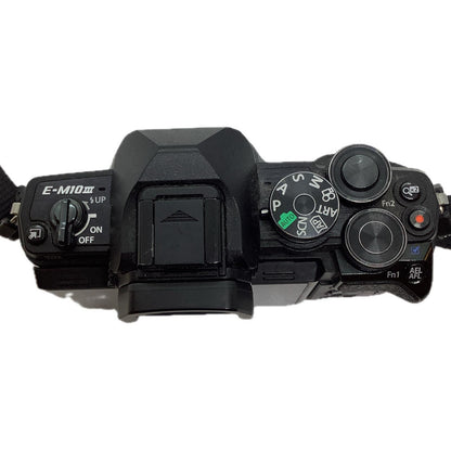 【全額返金保証】【最速発送】OLYMPUS デジタル一眼 OLYMPUS OM-D E-M10 Mark III ボディ ブラック 動作確認済