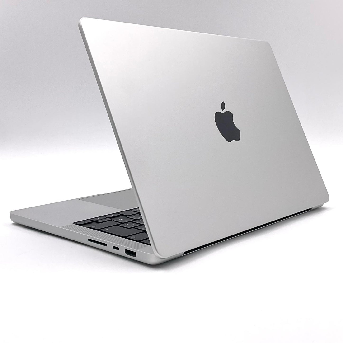 【全額返金保証】【最速発送】Apple MacBook Pro Pro 14インチ 2021 Apple M1 Pro 16GB SSD 512GB シルバー 98% 美品 動作確認済