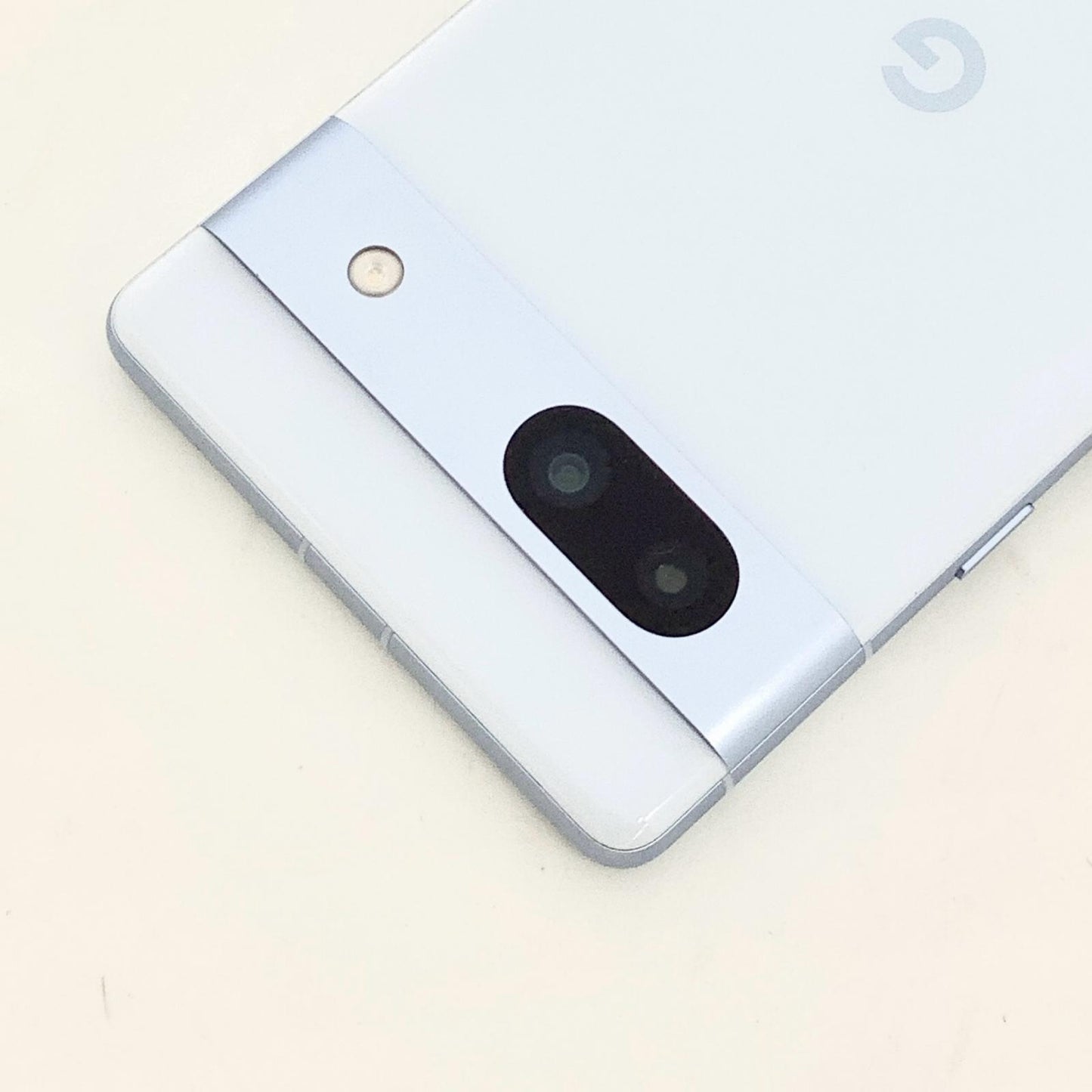 【全額返金保証】【最速発送】Google Pixel 7a 128GB シー au SIMフリー G82U8 白ロム 動作確認済