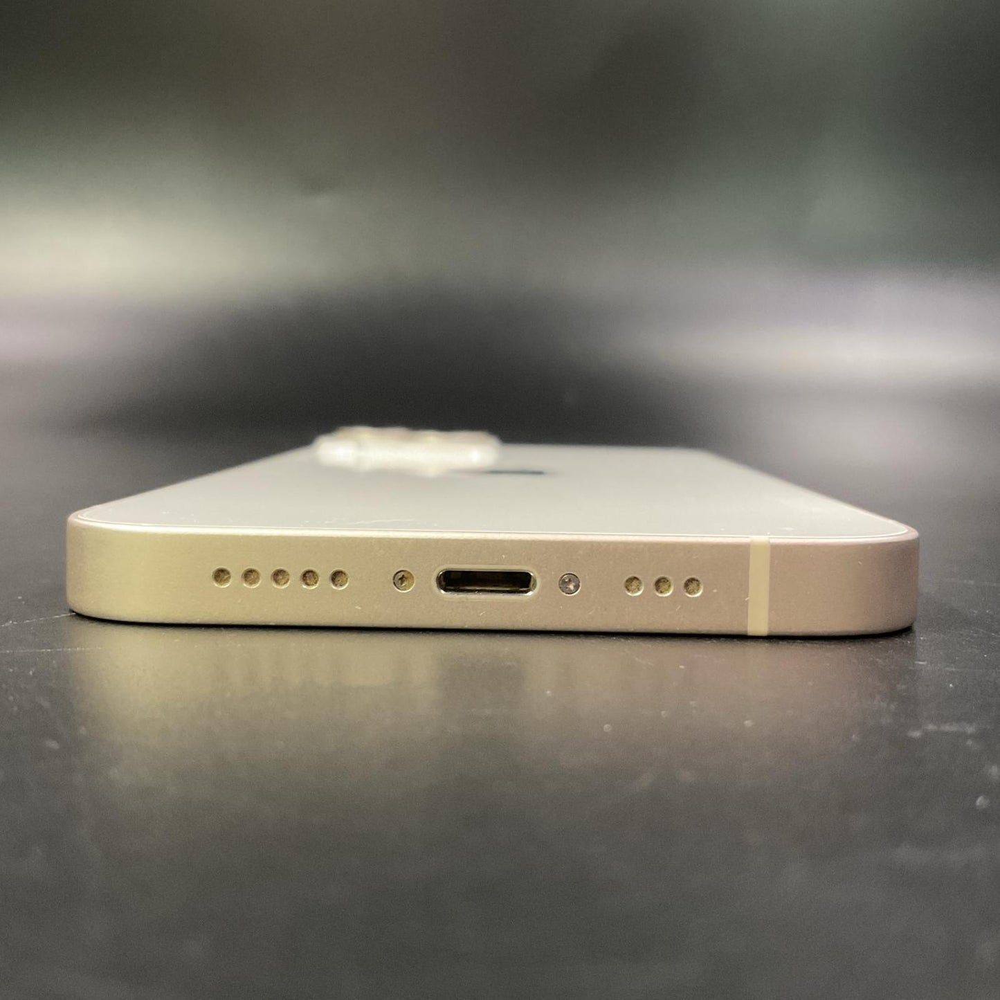 【全額返金保証】【最速発送】Apple iPhone iPhone 14 256GB スターライト docomo SIMフリー 動作確認済 84%