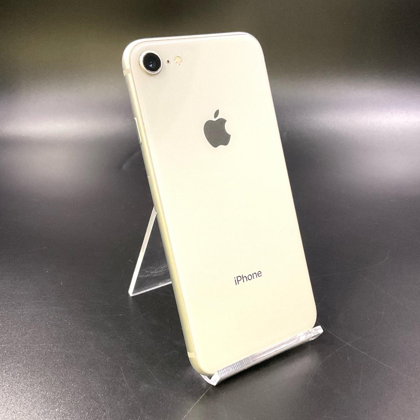 【最速発送】Apple iPhone iPhone 8 64GB シルバー docomo 白ロム【難有】 87%