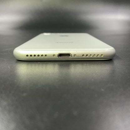 【最速発送】Apple iPhone iPhone 8 64GB シルバー docomo 白ロム【難有】 87%