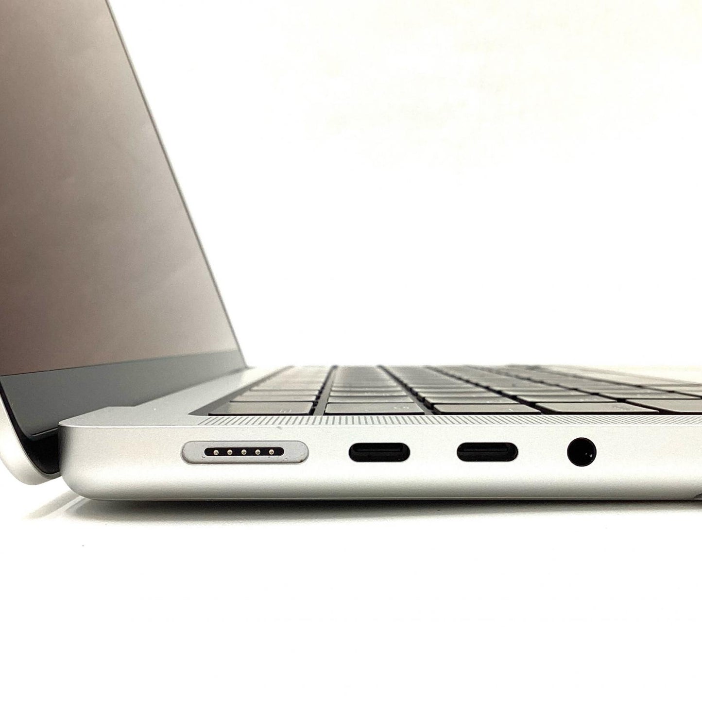 【全額返金保証】【最速発送】Apple MacBook Pro 14インチ 2024 Apple M4 16GB SSD 1TB シルバー 97.8% 超美品 動作確認済