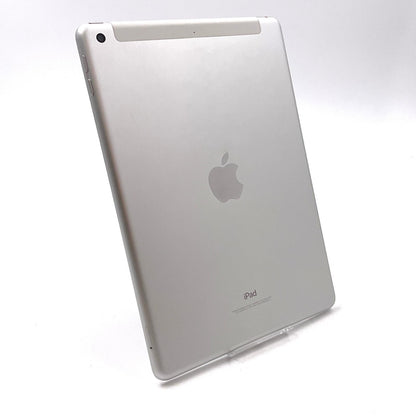 【全額返金保証】【最速発送】Apple iPad iPad 9.7インチ 第6世代 32GB シルバー WiFi+Cellular docomo 白ロム 動作確認済