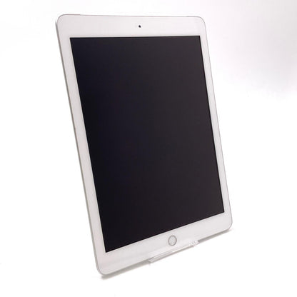 【全額返金保証】【最速発送】Apple iPad iPad 9.7インチ 第6世代 32GB シルバー WiFi+Cellular docomo 白ロム 動作確認済
