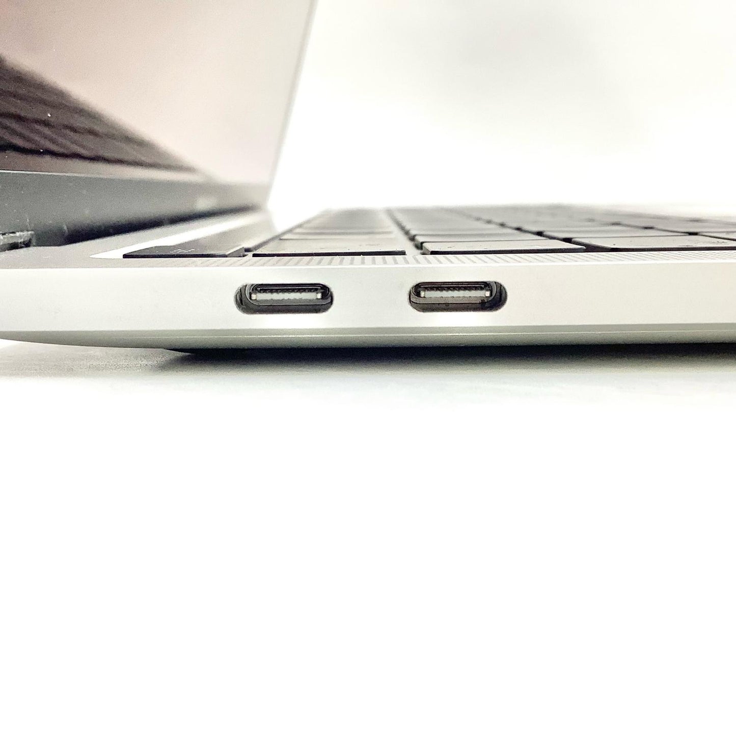 【全額返金保証】【最速発送】Apple MacBook Pro 13インチ 2020 Intel Core i5 8GB SSD 256GB シルバー 動作確認済