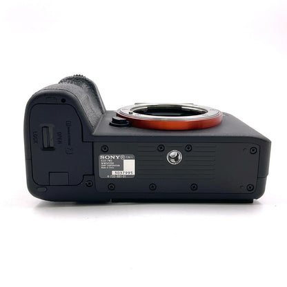 【全額返金保証】【最速発送】Sony デジタル一眼 α7 III ILCE-7M3 ボディ ブラック 動作確認済