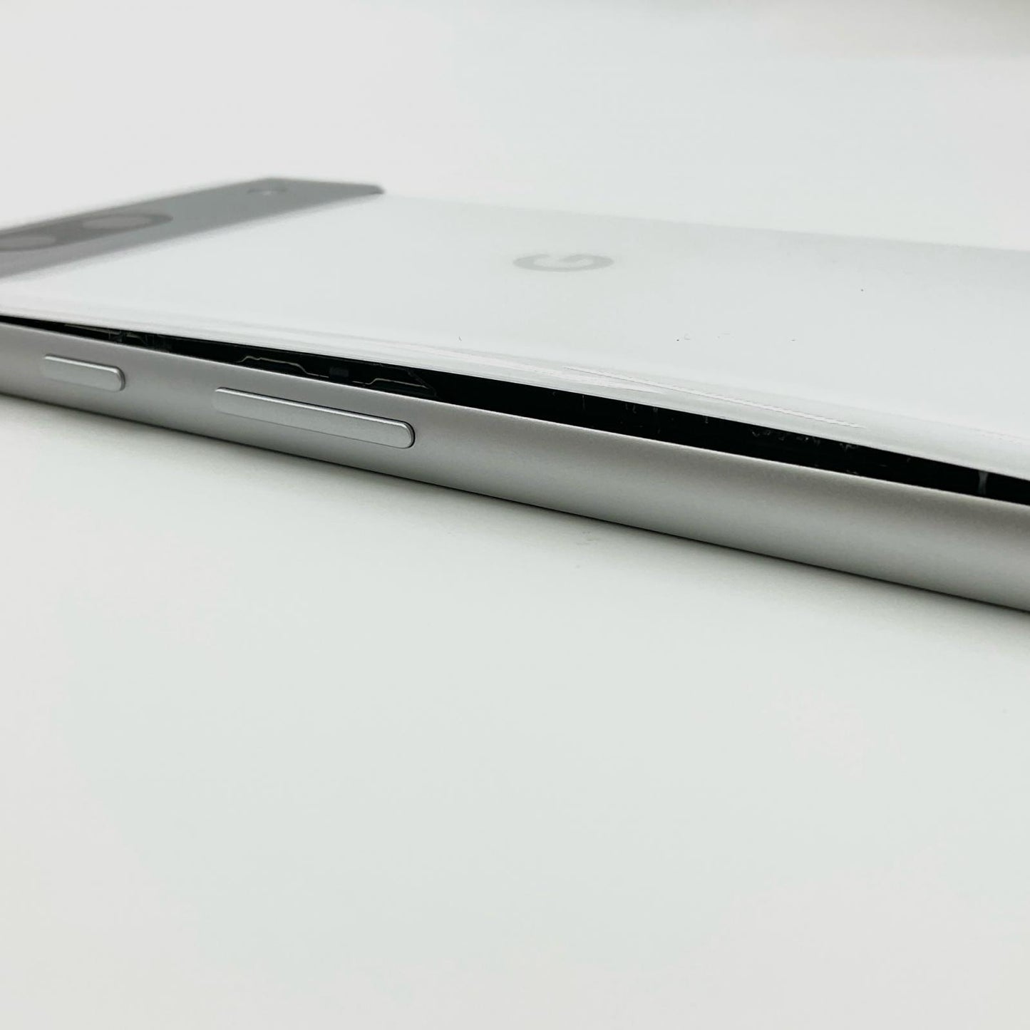【最速発送】Google Pixel 7a 128GB スノー docomo SIMフリー G82U8【難有】