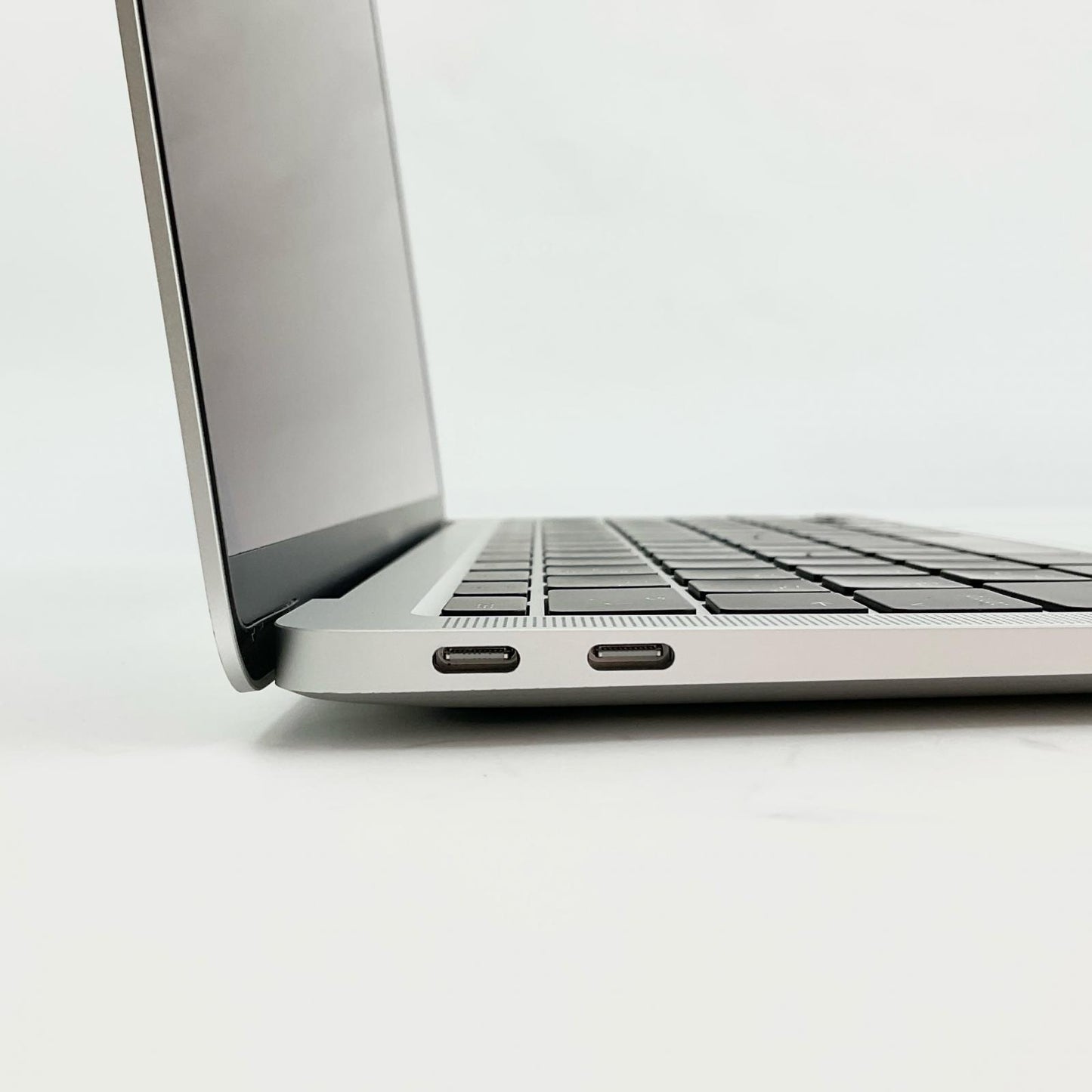 【全額返金保証】【最速発送】Apple MacBook Air 13インチ 2020 M1 16GB SSD 512GB シルバー 100% 動作確認済