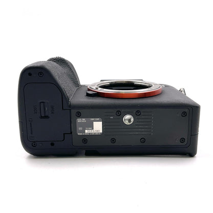 【全額返金保証】【最速発送】Sony デジタル一眼 α7 IV ILCE-7M4 ボディ ブラック 動作確認済
