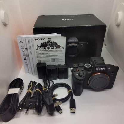 【全額返金保証】【最速発送】Sony デジタル一眼 α7 IV ILCE-7M4 ボディ ブラック 美品 動作確認済