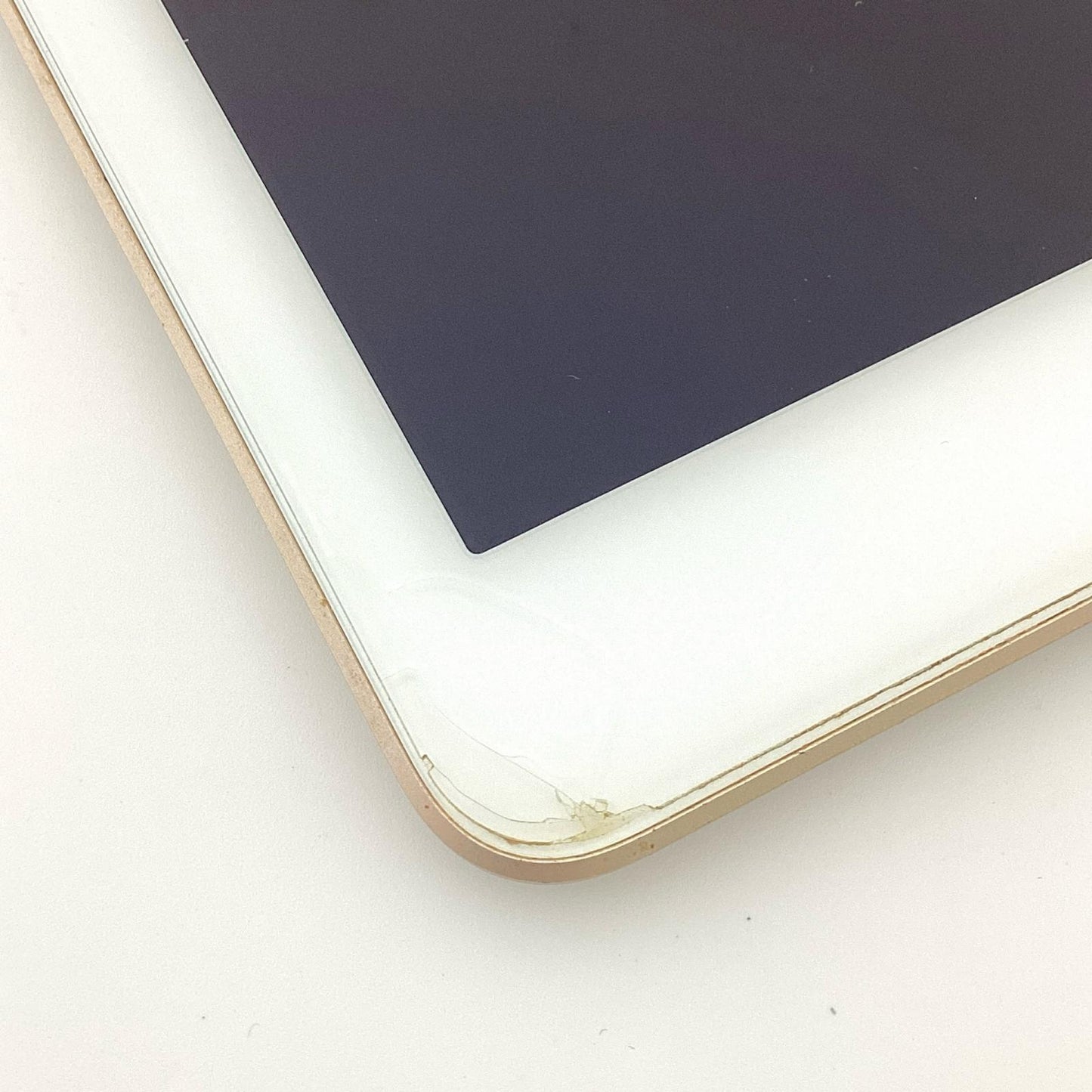 【全額返金保証】【最速発送】Apple iPad iPad 9.7インチ 第5世代 128GB ゴールド WiFi+Cellular au 白ロム 動作確認済