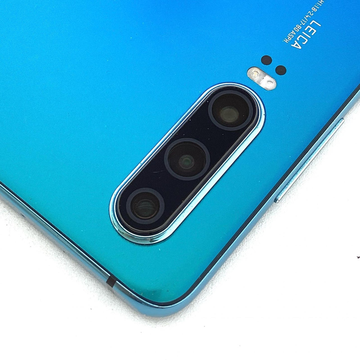 【全額返金保証】【最速発送】Huawei P 30 128GB オーロラ mineo ELE-L29 白ロム 動作確認済