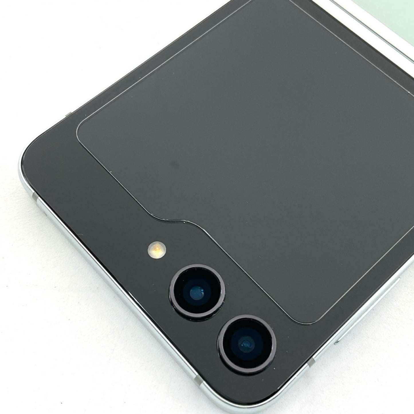 【全額返金保証】【最速発送】SAMSUNG Galaxy Z Flip5 256GB Mint docomo SC-54D 動作確認済