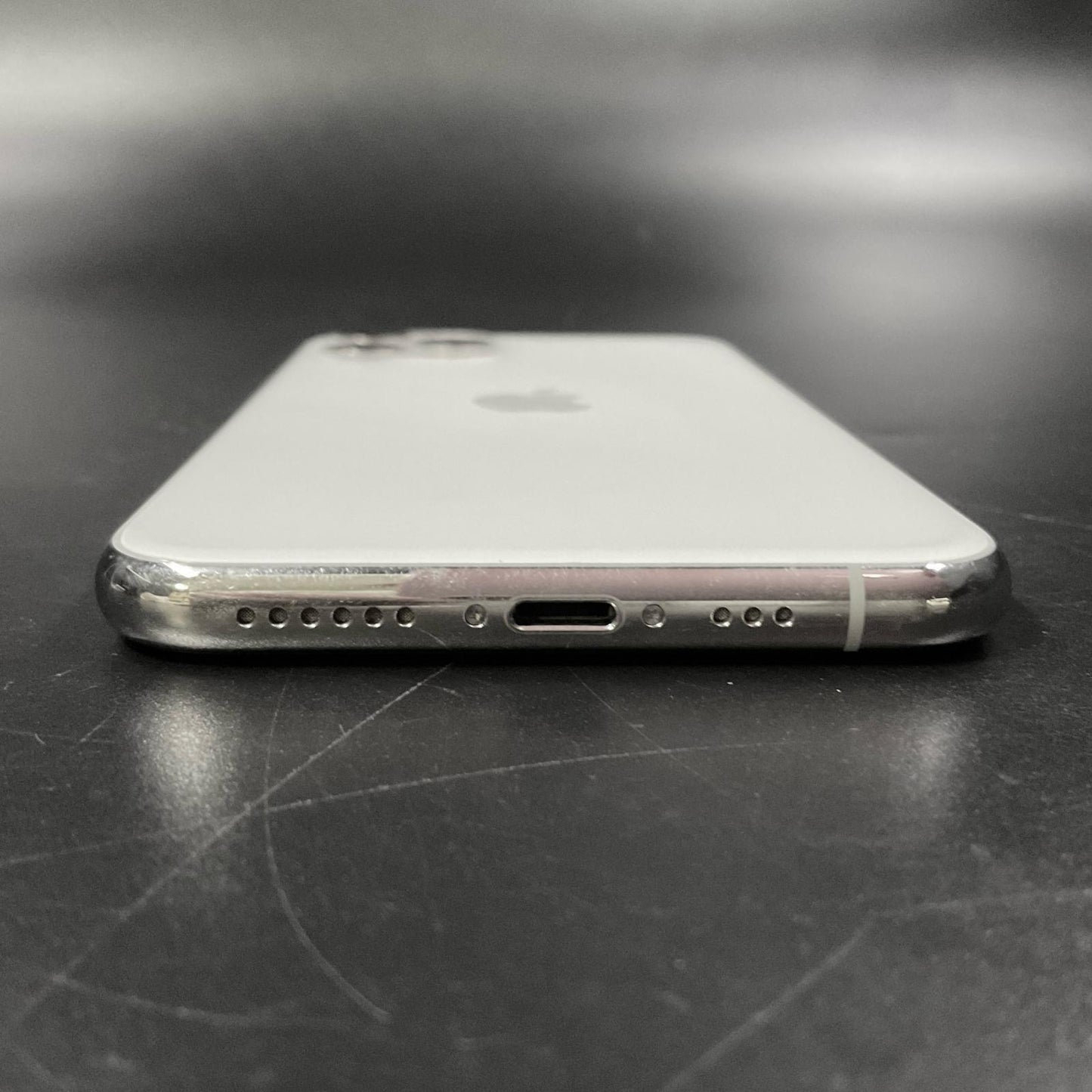 【全額返金保証】【最速発送】Apple iPhone iPhone 11 Pro 256GB シルバー Softbank 白ロム 動作確認済 77%