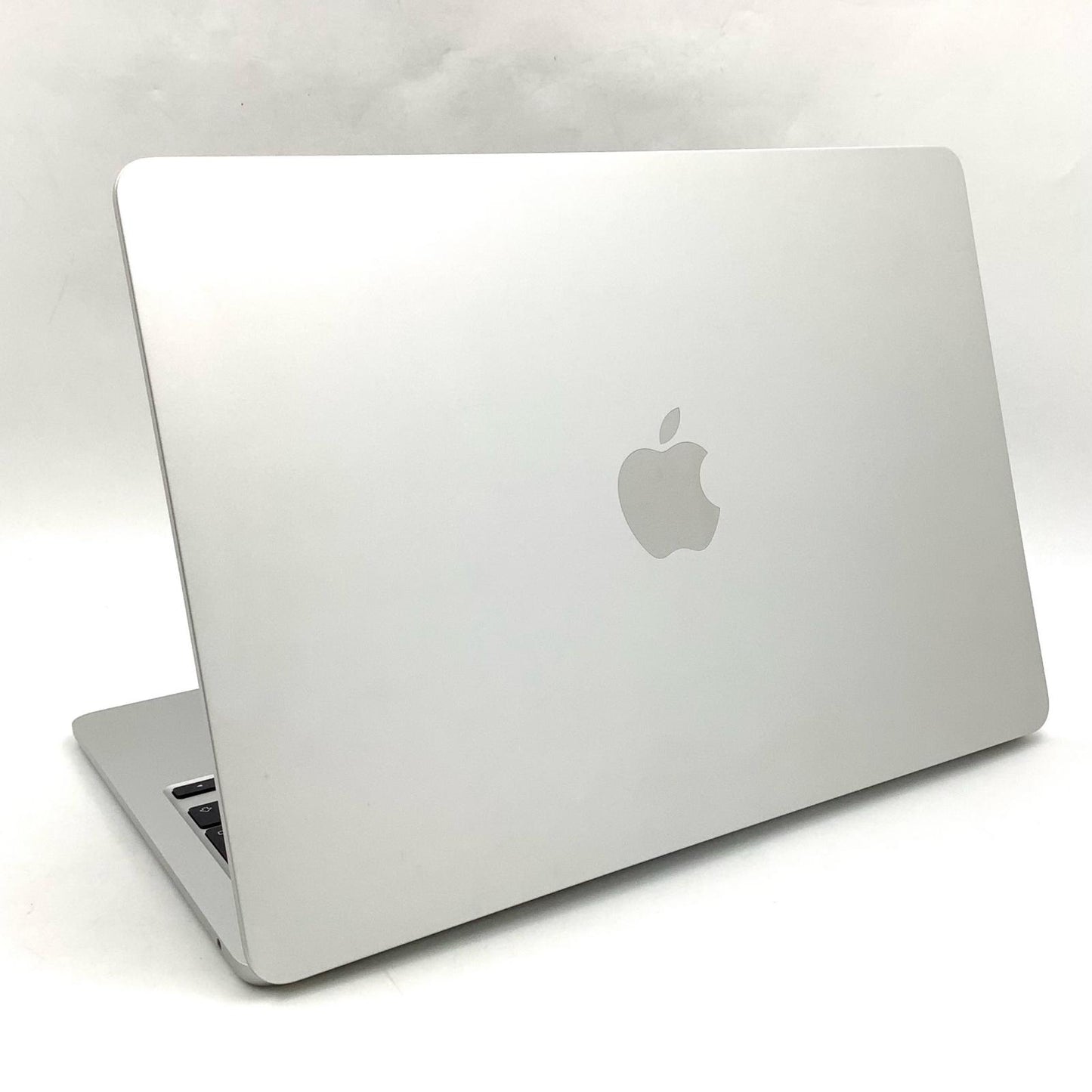 【全額返金保証】【最速発送】Apple MacBook Air 13.6インチ 2022 Apple M2 8GB SSD 256GB シルバー 95.9% 動作確認済