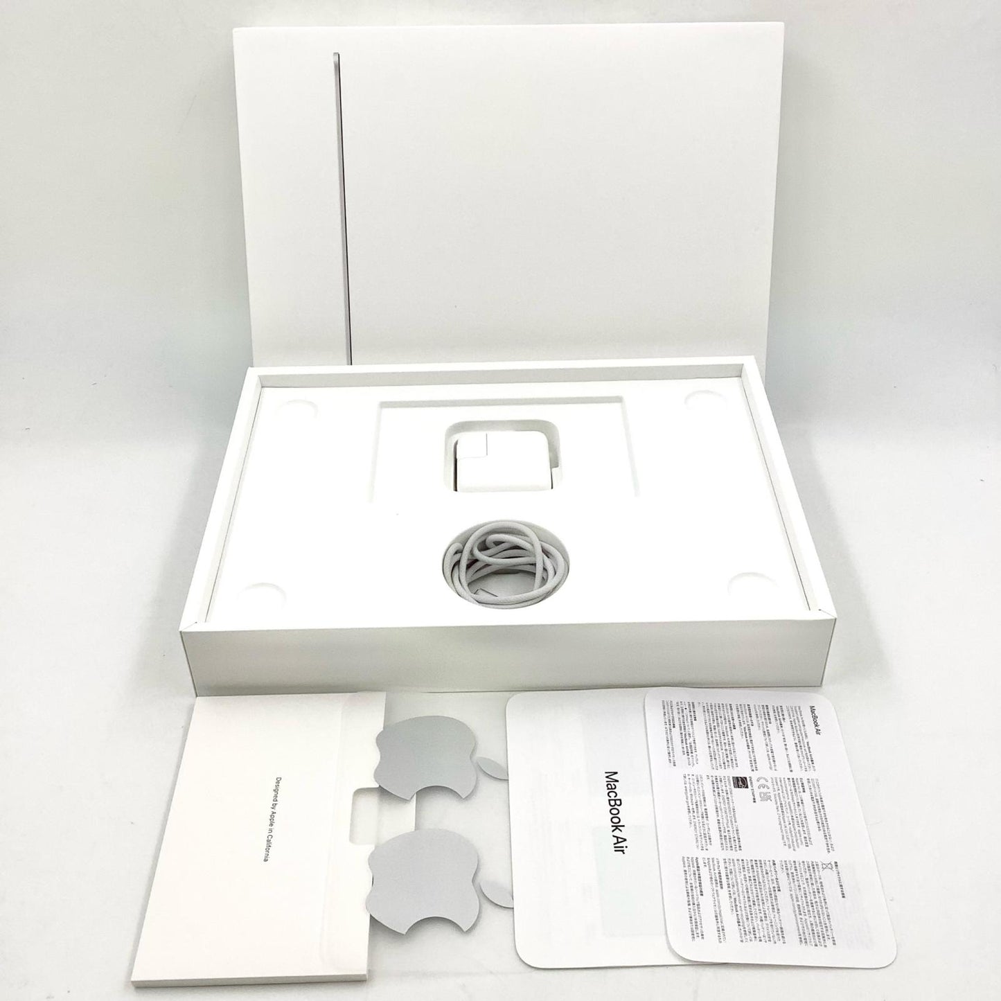 【全額返金保証】【最速発送】Apple MacBook Air 13.6インチ 2022 Apple M2 8GB SSD 256GB シルバー 95.9% 動作確認済
