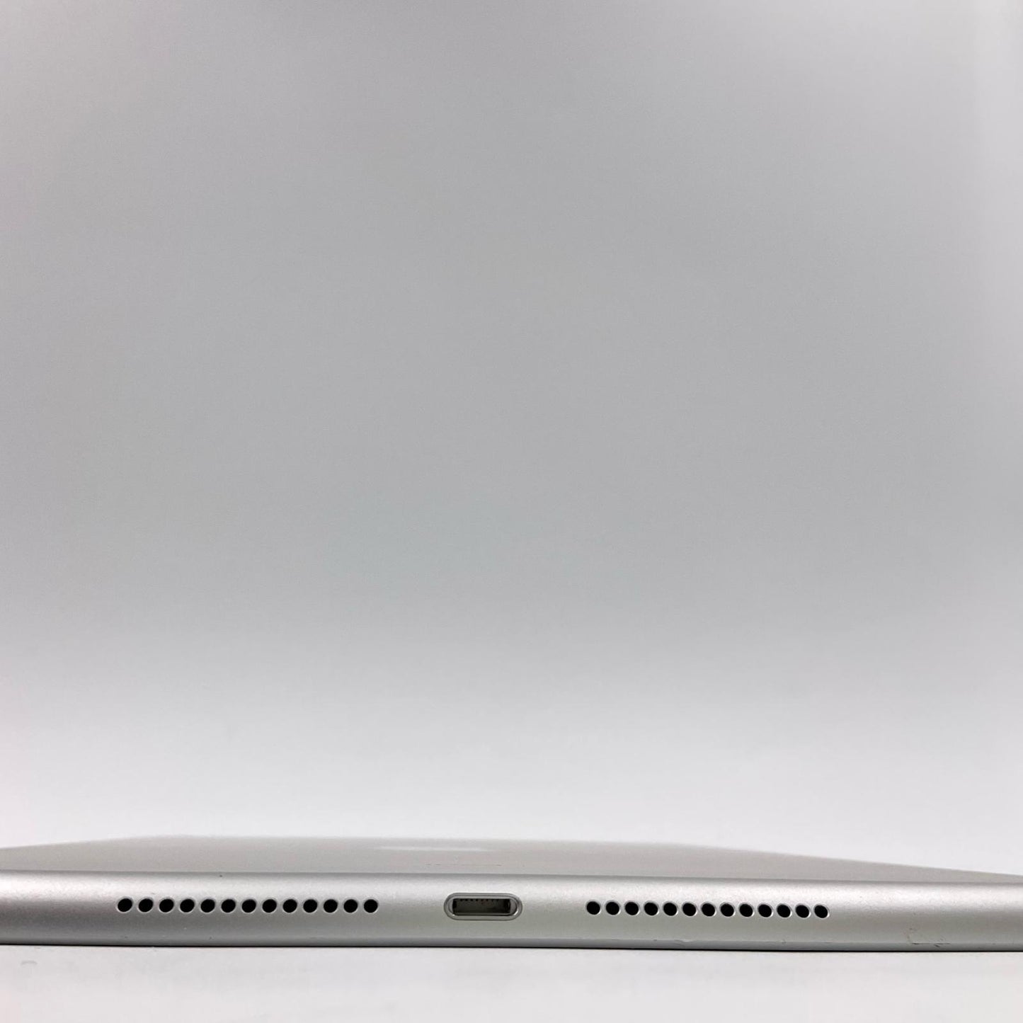 【全額返金保証】【最速発送】Apple iPad iPad 10.2インチ 第9世代 64GB シルバー Wi-Fi 動作確認済