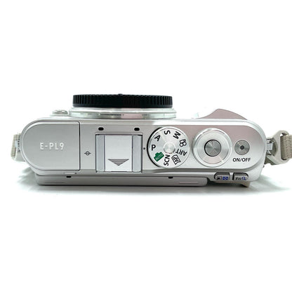 【全額返金保証】【最速発送】OLYMPUS デジタル一眼 PEN E-PL9 EZダブルズームキット [ホワイト] 美品 動作確認済