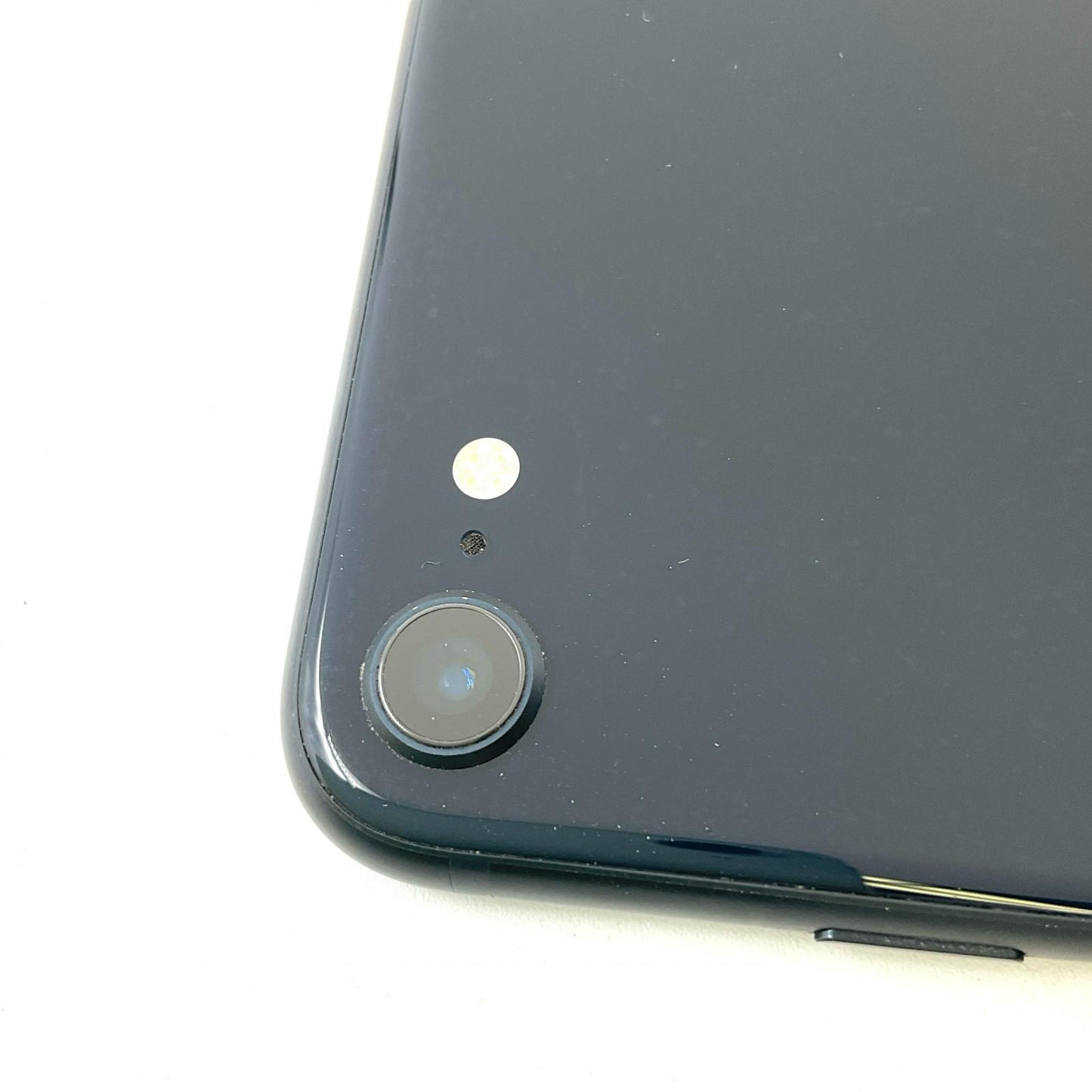 【全額返金保証】【最速発送】Apple iPhone iPhone SE（第3世代） 128GB ミッドナイト docomo 白ロム 動作確認済 77%