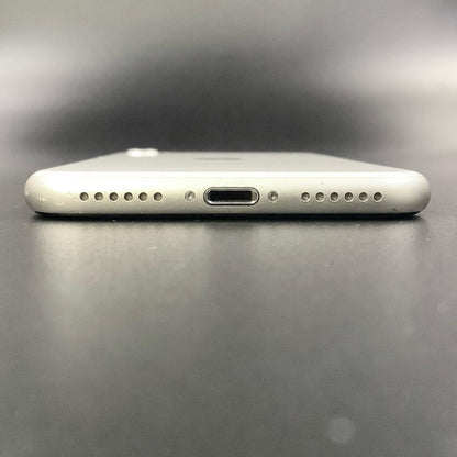 【全額返金保証】【最速発送】Apple iPhone iPhone SE（第3世代） 256GB スターライト SIMフリー 白ロム 動作確認済 76%