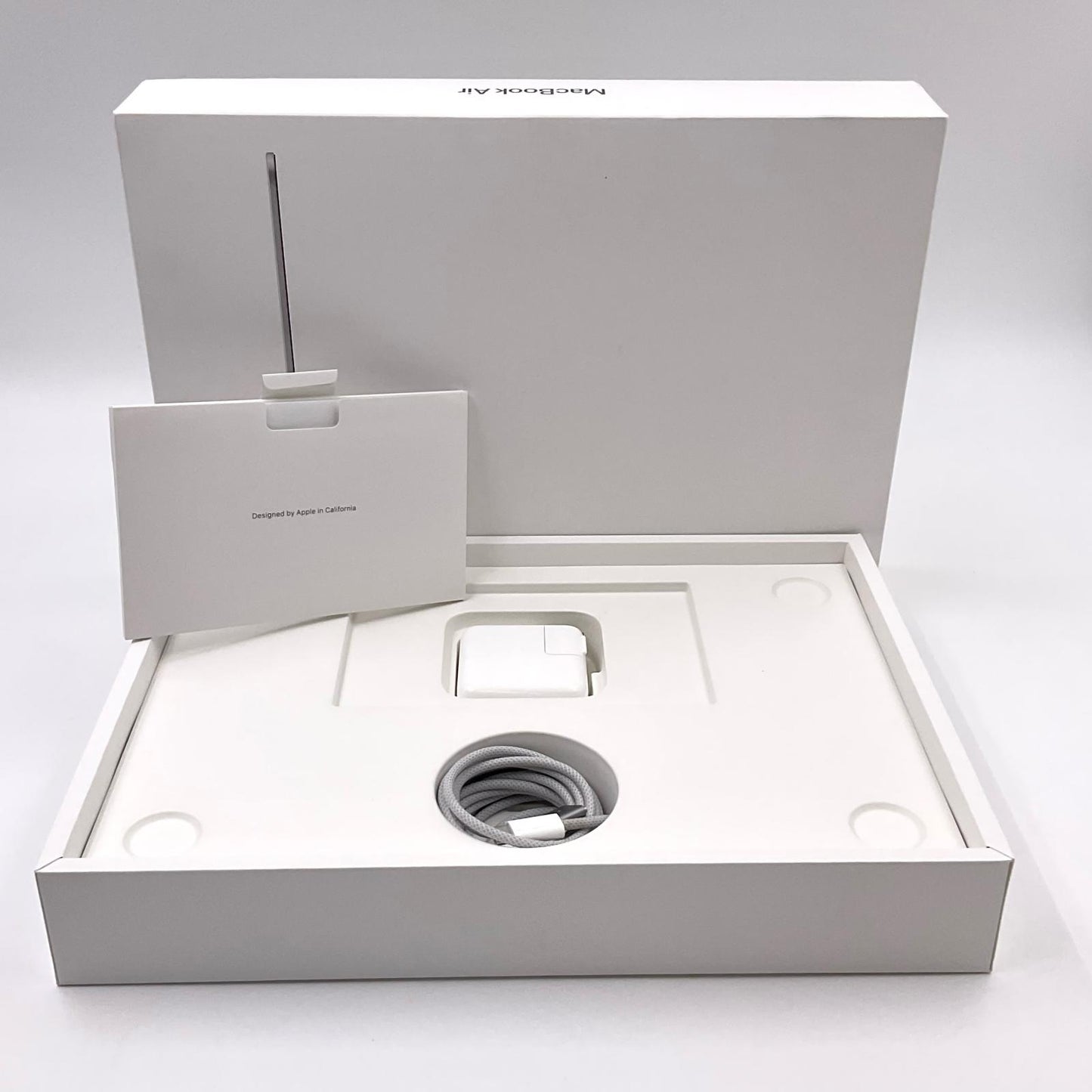【全額返金保証】【最速発送】Apple MacBook Air 13.6インチ 2024 Apple M3 8GB SSD 256GB スペースグレイ 100% 美品 動作確認済