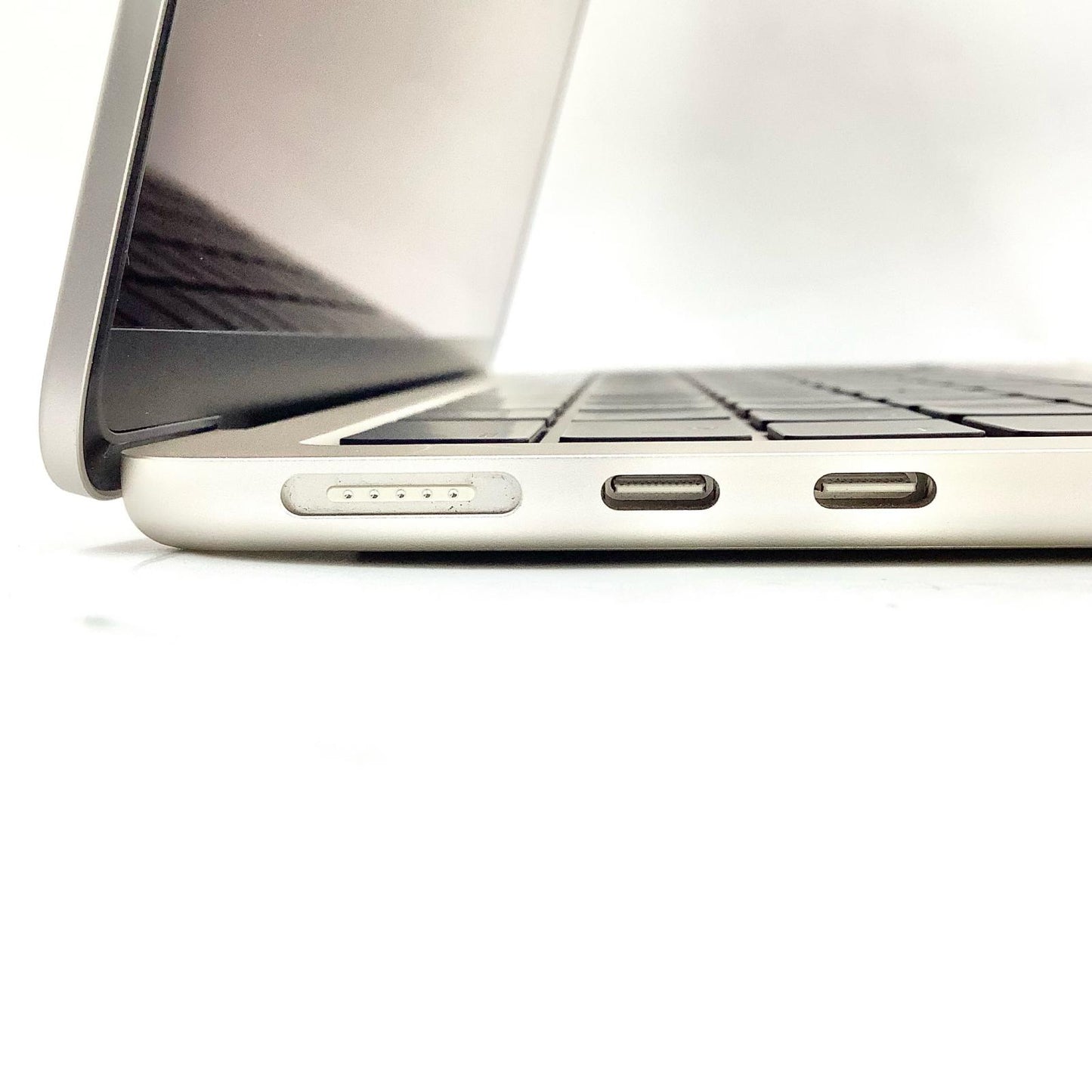 【全額返金保証】【最速発送】Apple MacBook Air 13インチ 2022 Apple M2 8GB SSD 256GB スターライト 超美品 動作確認済