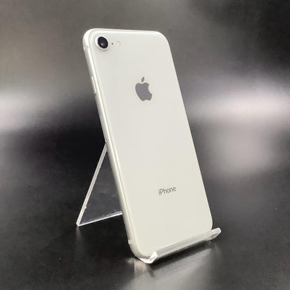 【全額返金保証】【最速発送】Apple iPhone iPhone 8 64GB シルバー docomo 白ロム 動作確認済 78%