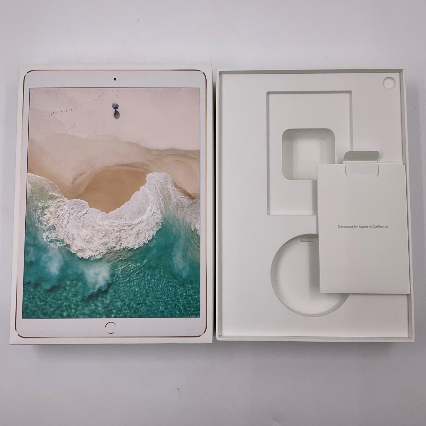 【全額返金保証】【最速発送】Apple iPad iPad 10.2インチ 第8世代 32GB ゴールド WiFi+Cellular Softbank 白ロム 美品 動作確認済