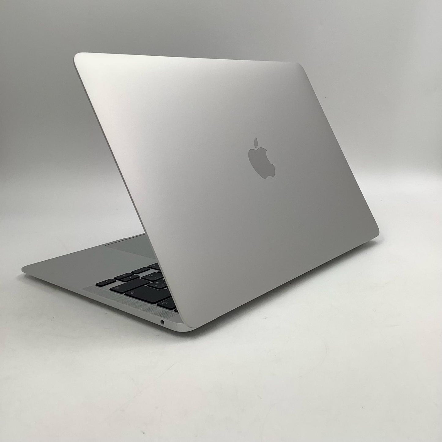 【全額返金保証】【最速発送】Apple MacBook Air Air 13.3インチ 2020 Apple M1 8GB 512GB シルバー 100% 超美品 動作確認済