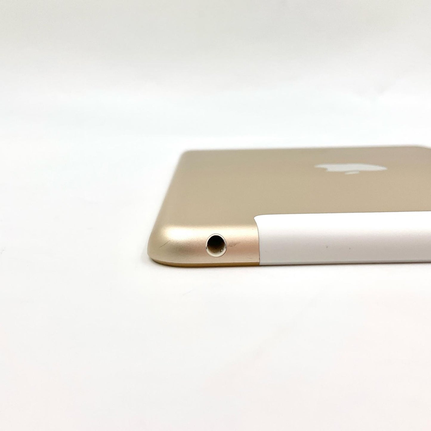 【全額返金保証】【最速発送】Apple iPad mini 7.9インチ 第3世代 16GB ゴールド WiFi+Cellular docomo 白ロム 動作確認済